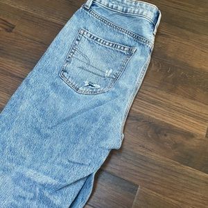 Brand NEW AMERICAN EAGLE mom Straight Jeans